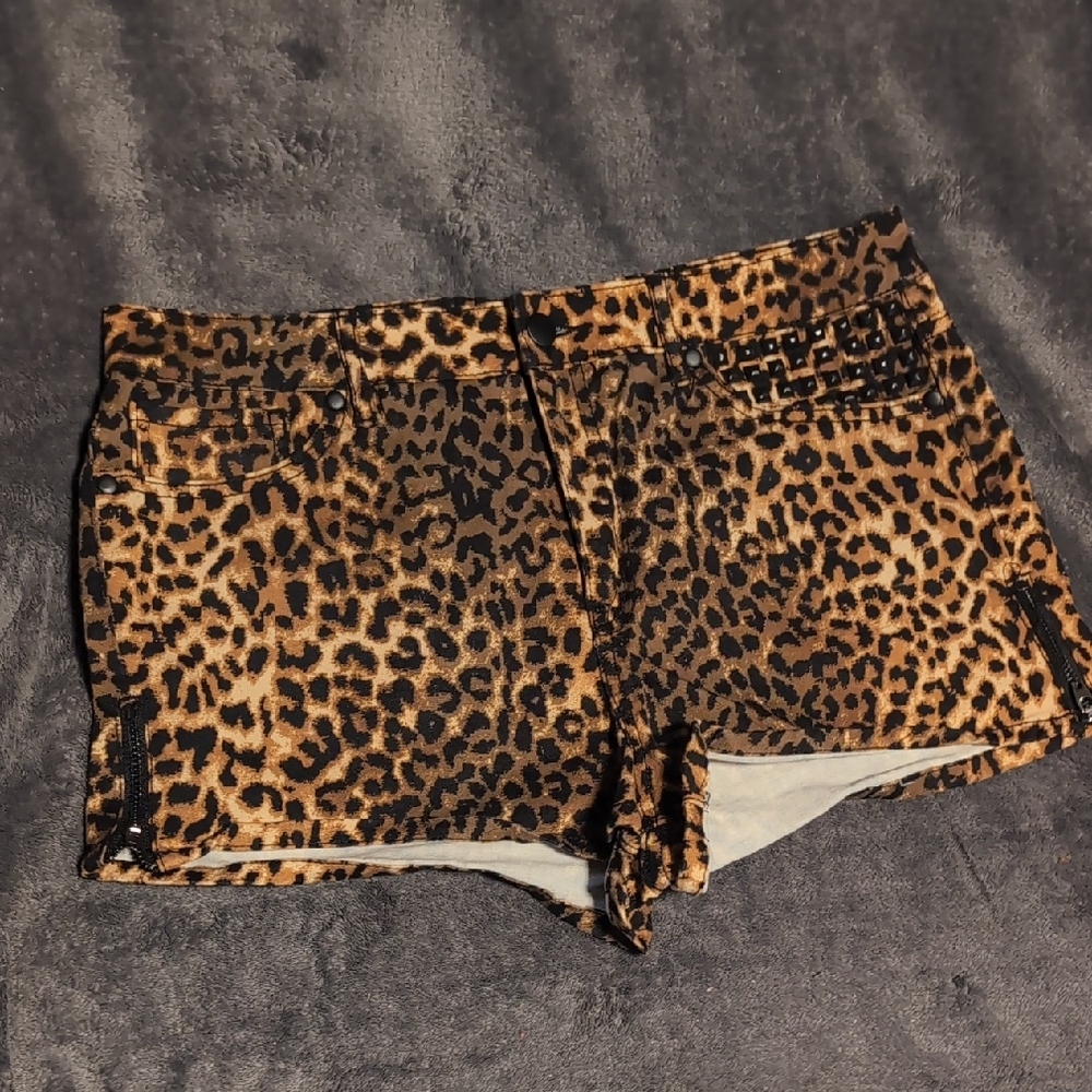 Forever 21 Leopard Print Jean Shorts in Brown and Black